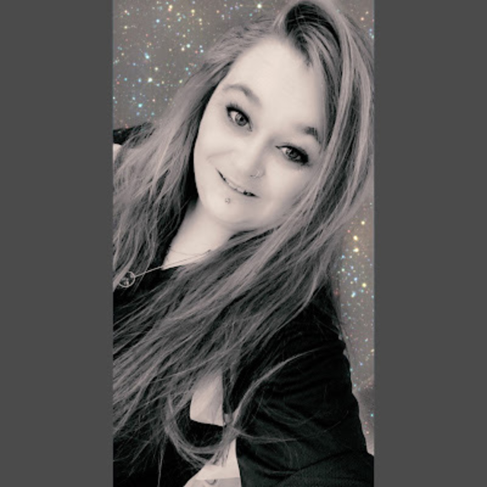 Meet your Posher, Crystal mae